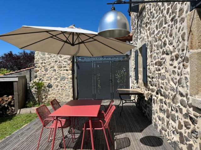 Domaine Des Pierres D Auvergne Flat Εξωτερικό φωτογραφία